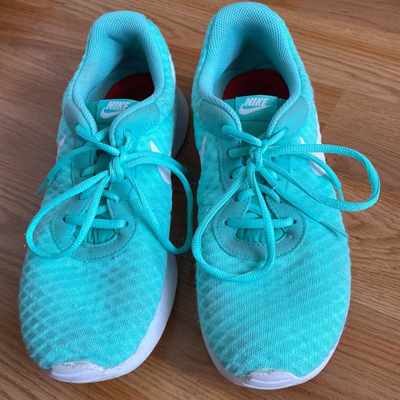 Turquoise Nike Roshe Women’s Tennis Shoes - Picture 2 of 4